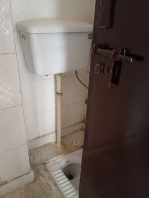 Bathroom in 3 BHK Apartment at Sector 13 Dwarka – for Rent