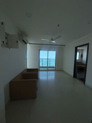 Room in 3.5 BHK Apartment at Golf Edge, Gachibowli – for Rent