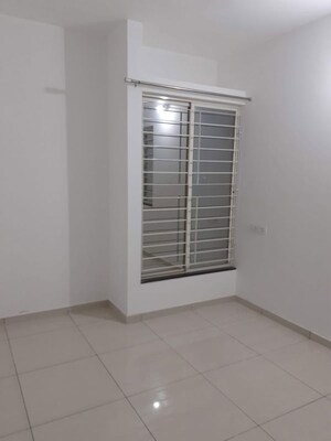 Room in 3 BHK Apartment at Godrej Green Vistas, Mahalunge – for Sale