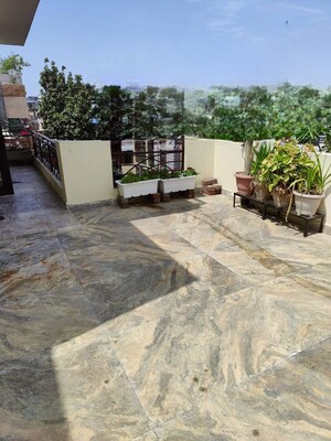 3.5 BHK Apartment – Exterior View View at Dilshad Colony - for Sale