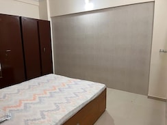 3 BHK + Servant Room Apartment For Rent in Suncity Apartments