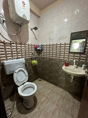 Team Area in 2 BHK Builder Floor at Ardee City, Sector 52 – for Rent
