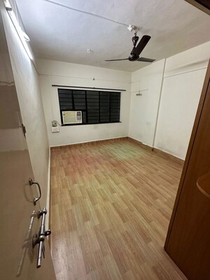 Room in 2 BHK Apartment at Jagdish Nagar CHS, Aundh – for Rent