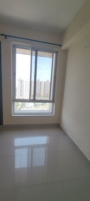 Room in 3 BHK Apartment at Unitech Escape, Sector 50 – for Rent