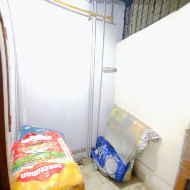 Balcony, dilshad colony 3 Bedroom 950 Sq.Ft. Apartment In Dilshad Colony Delhi 10349362