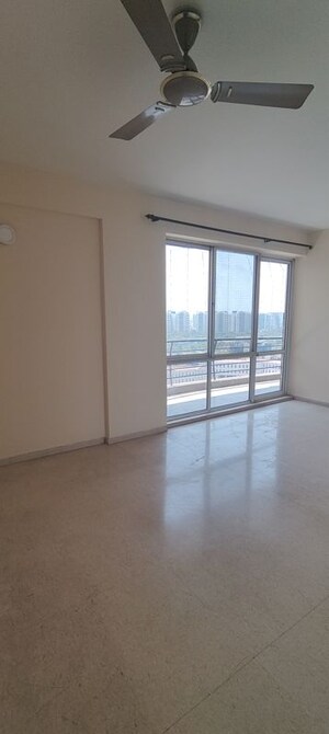 Room in 3 BHK Apartment at Unitech Escape, Sector 50 – for Rent