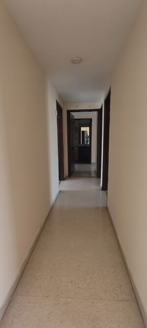 Building Lobby in 3 BHK Apartment at Unitech Escape, Sector 50 – for Rent