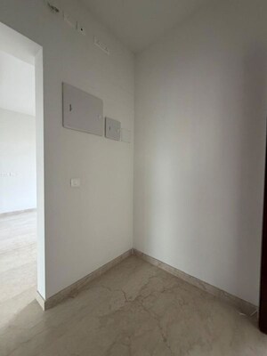 Room in 2 BHK Apartment at Tata Serein, Pokhran Road No Two – for Rent