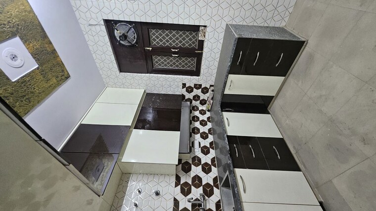 Kitchen, dilshad colony 2.5 Bedroom 1540 Sq.Ft. Builder Floor In Dilshad Colony Delhi 10349389