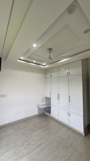 Room in 2 BHK Apartment at Sector 19 Dwarka – for Rent