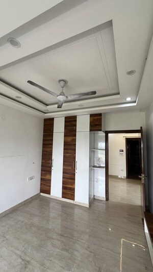 Room in 2 BHK Apartment at Sector 19 Dwarka – for Rent