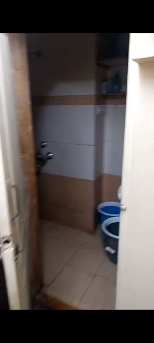 Furnished Amenities in 1.5 BHK Apartment at Kurla – for Rent