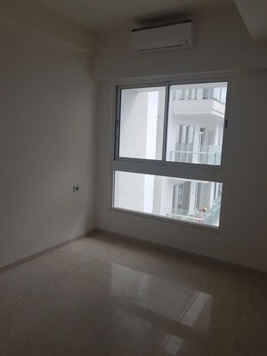 Room in 3 BHK Apartment at Omkar Alta Monte, Malad East – for Rent