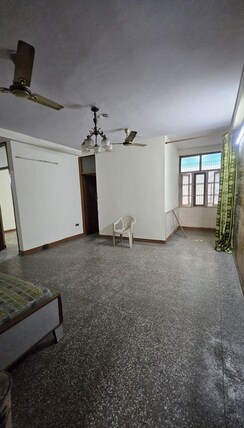 2 BHK + Pooja Room,Servant Room,Study Room,Extra Room,Basement,Store Room Apartment For Sale in Dilshad Colony