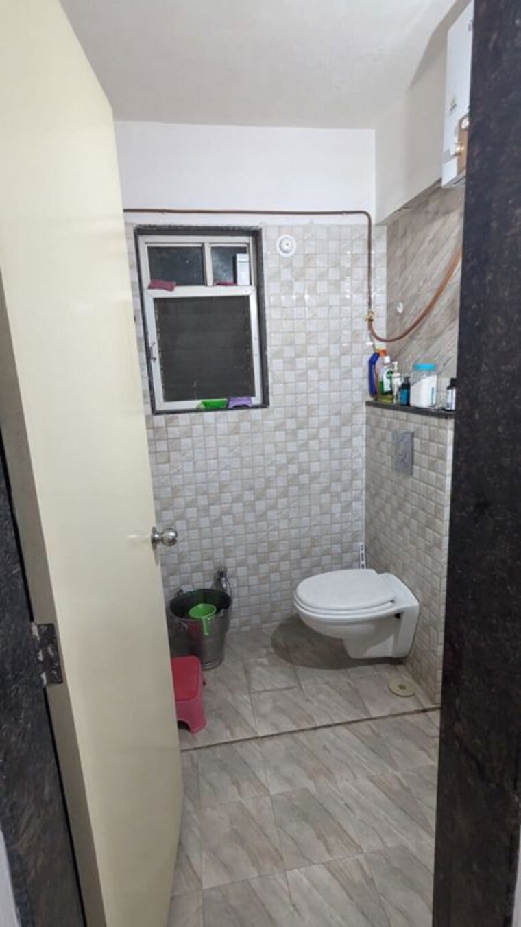 Bathroom, casa-imperia 2 Bedroom 750 Sq.Ft. Apartment In Wakad Pune 10349417