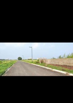 Plot Area in 3.5 BHK Builder Floor at DLF Hyde Park, South Mullanpur – for Rent