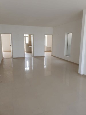 Room in 3.5 BHK Builder Floor at DLF Hyde Park, South Mullanpur – for Rent