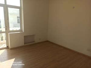 Room in 3.5 BHK Builder Floor at DLF Hyde Park, South Mullanpur – for Rent