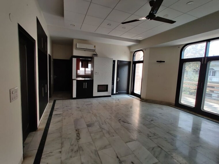 Room, defence colony 3 Bedroom 2925 Sq.Ft. Builder Floor In Defence Colony Delhi 10349428
