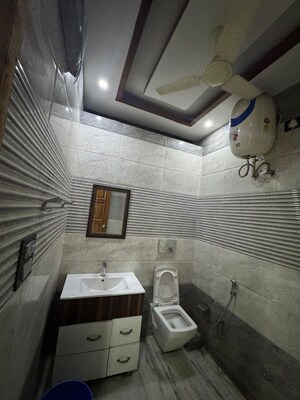 Bathroom in 3.5 BHK Builder Floor at Sector 35 – for Rent
