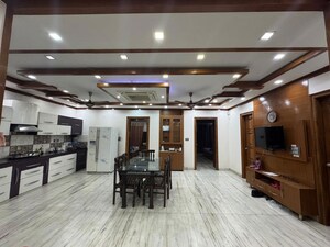 Living Room in 3.5 BHK Builder Floor at Sector 35 – for Rent
