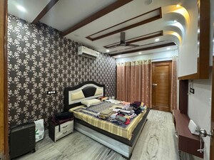 Bedroom in 3.5 BHK Builder Floor at Sector 35 – for Rent