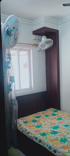 1.5 BHK + Pooja Room Apartment For Rent in Bindra Complex