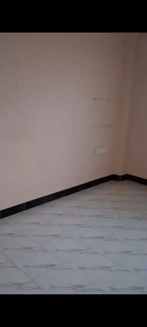 Room in 2 BHK Apartment at Pooja CHS Andheri West, Andheri West – for Rent