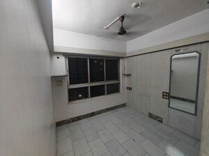 Master Bedroom in 2 BHK Apartment at Oscar Diamond, Andheri West – for Rent