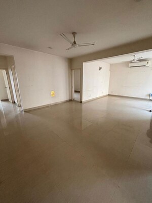 Room in 4 BHK Apartment at Emaar Emerald Floors Premier, Sector 65 – for Rent