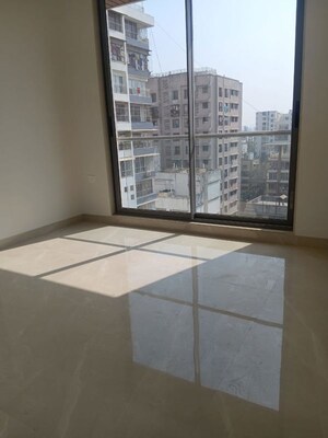Room in 3 BHK Apartment at Bharat Primavistas, Vile Parle West – for Rent