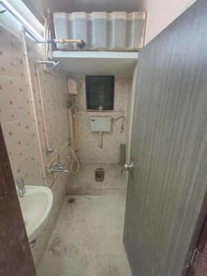 Bathroom in 1 BHK Apartment at Ahmed Tower, Agripada – for Sale