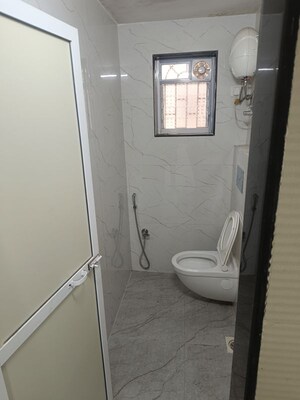 Bathroom in 2.5 BHK Apartment at Rattan Icon, Seawoods Sector 50 – for Rent