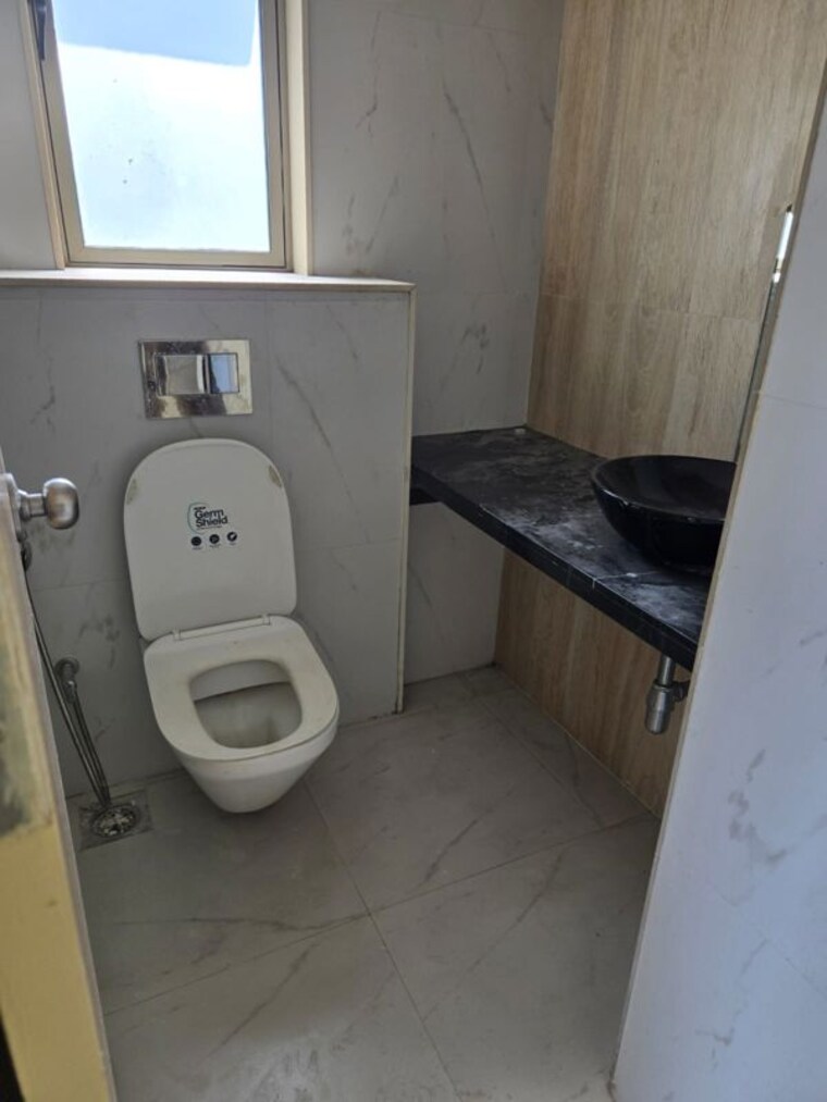 Bathroom, lodha-bel-air 3 Bedroom 1260 Sq.Ft. Apartment In Jogeshwari West Mumbai 10349524