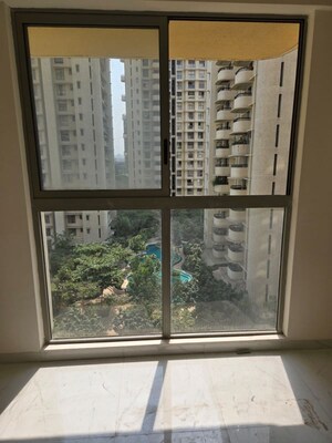 Room in 3 BHK Apartment at Lodha Bel Air, Jogeshwari West – for Rent