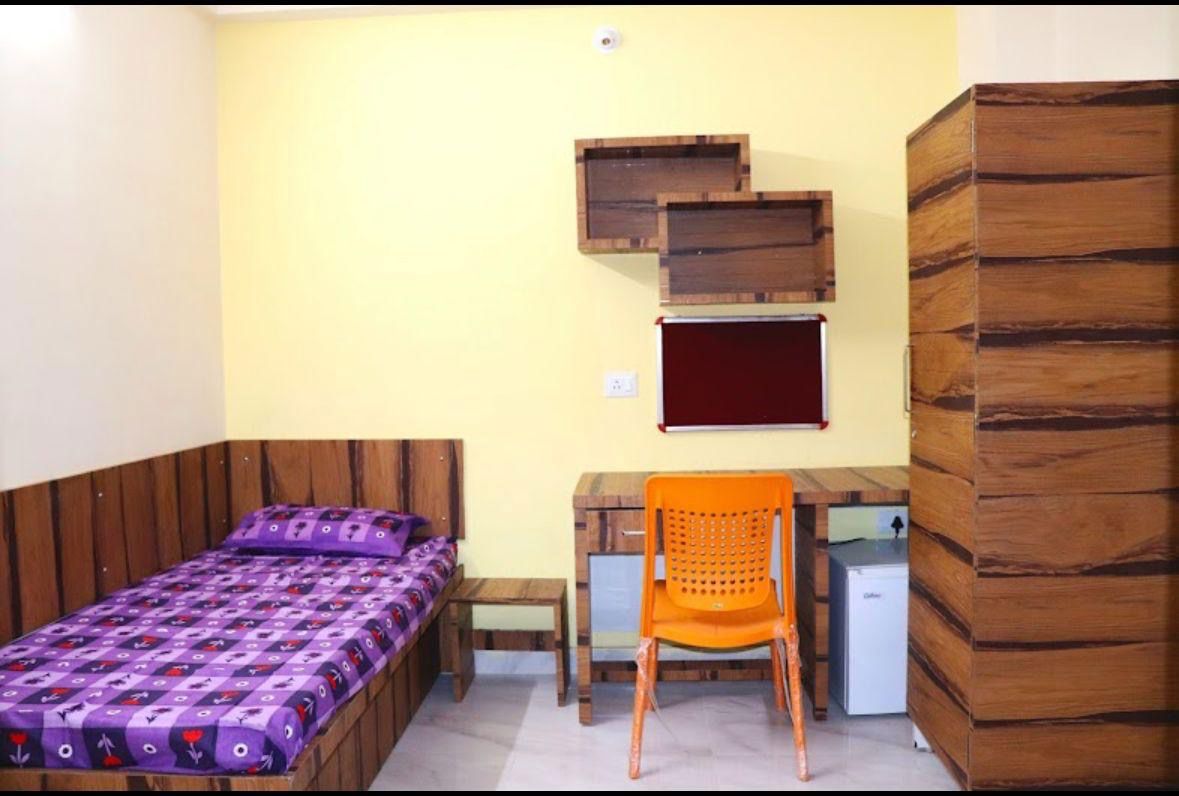 Pg For Rent in Electricity Board Area