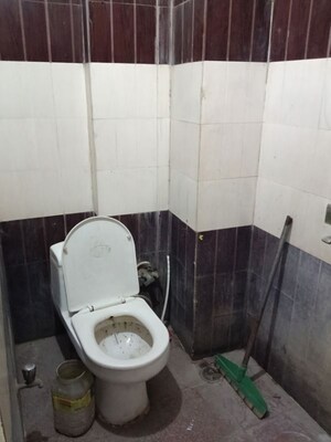 Bathroom in 1.5 BHK Builder Floor at Malviya Nagar – for Rent