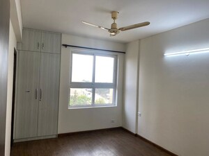Room in 3 BHK Apartment at BPTP Spacio, Sector 37d – for Rent