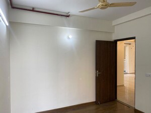 Room in 3 BHK Apartment at BPTP Spacio, Sector 37d – for Rent