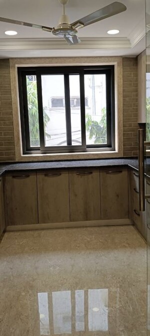 Room in 3 BHK Builder Floor at Chittaranjan Park – for Sale