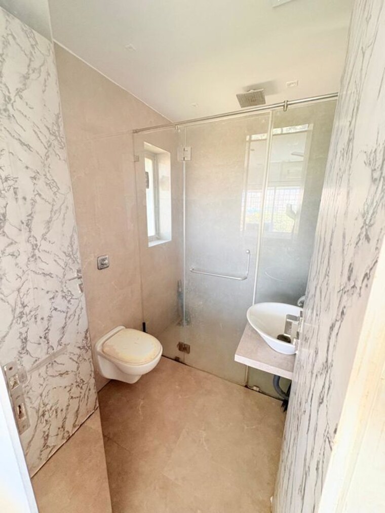 Bathroom, romell-serenity 3 Bedroom 1250 Sq.Ft. Apartment In Oshiwara Mumbai 10349626