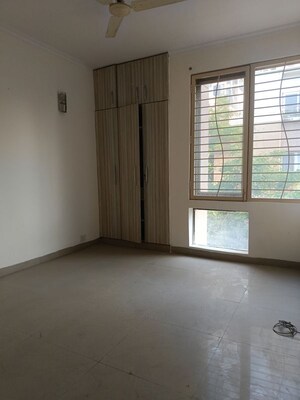 Room in 4 BHK Builder Floor at Unitech Woodstock Floors, Sector 50 – for Sale