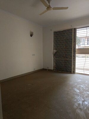 Room in 4 BHK Builder Floor at Unitech Woodstock Floors, Sector 50 – for Sale