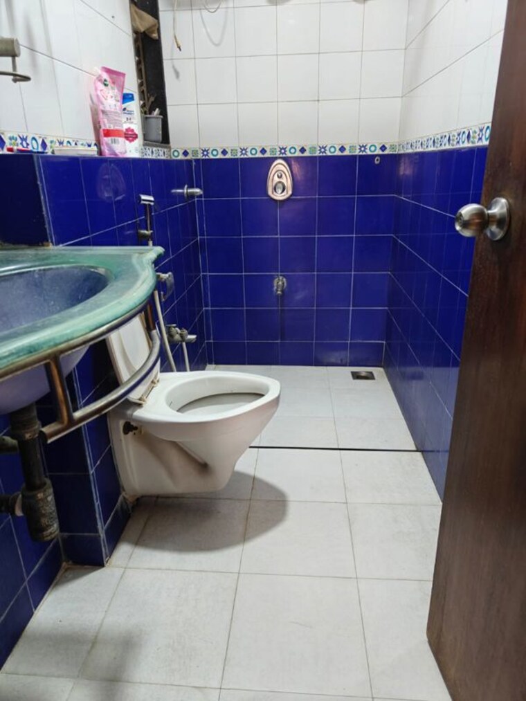 Bathroom, evershine-greens 2 Bedroom 951 Sq.Ft. Apartment In Andheri West Mumbai 9825957