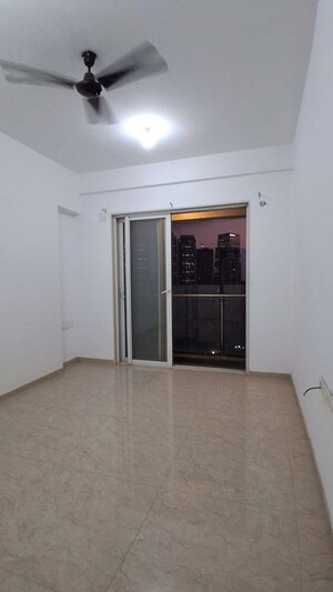 Bedroom in 2 BHK Apartment at JP Decks, Goregaon East – for Rent