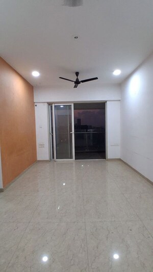 2 BHK Apartment For Rent in JP Decks, Goregaon East
