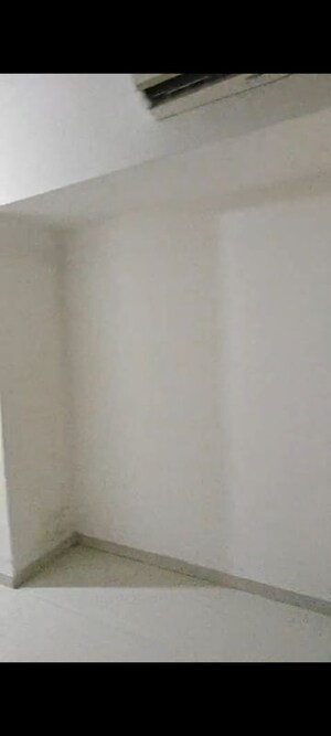Room in 2 BHK Apartment at Lodha Splendora, Ghodbunder Road – for Rent