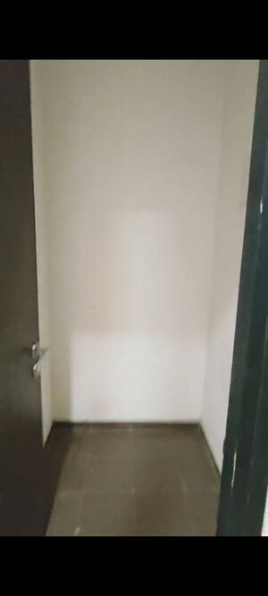 Room in 2 BHK Apartment at Lodha Splendora, Ghodbunder Road – for Rent