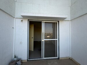 Room in 1 BHK Apartment at Sudhir Mandke Armaan , Viman Nagar – for Sale