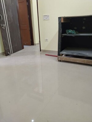 Room in 1 BHK Builder Floor at Neb Sarai – for Rent